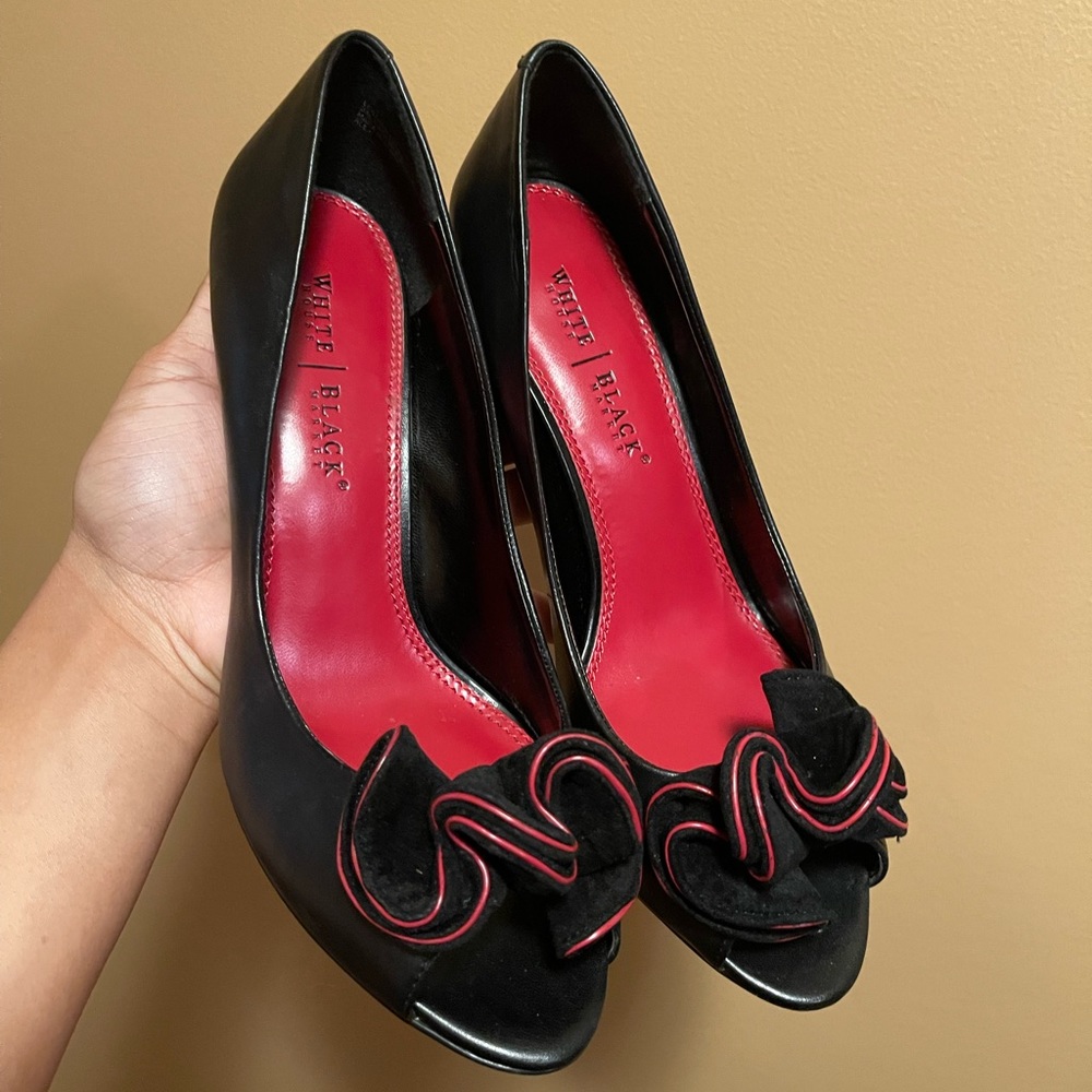 Size 9 Black Heels With Bow